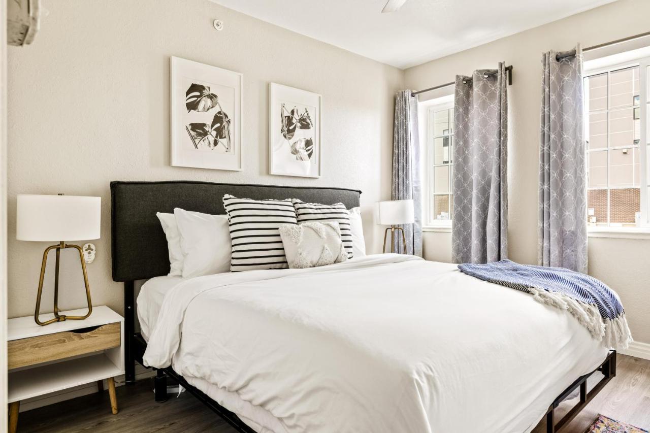 Stylish City Retreat - King Beds - Walk To Sloans Lake DEN Extérieur photo
