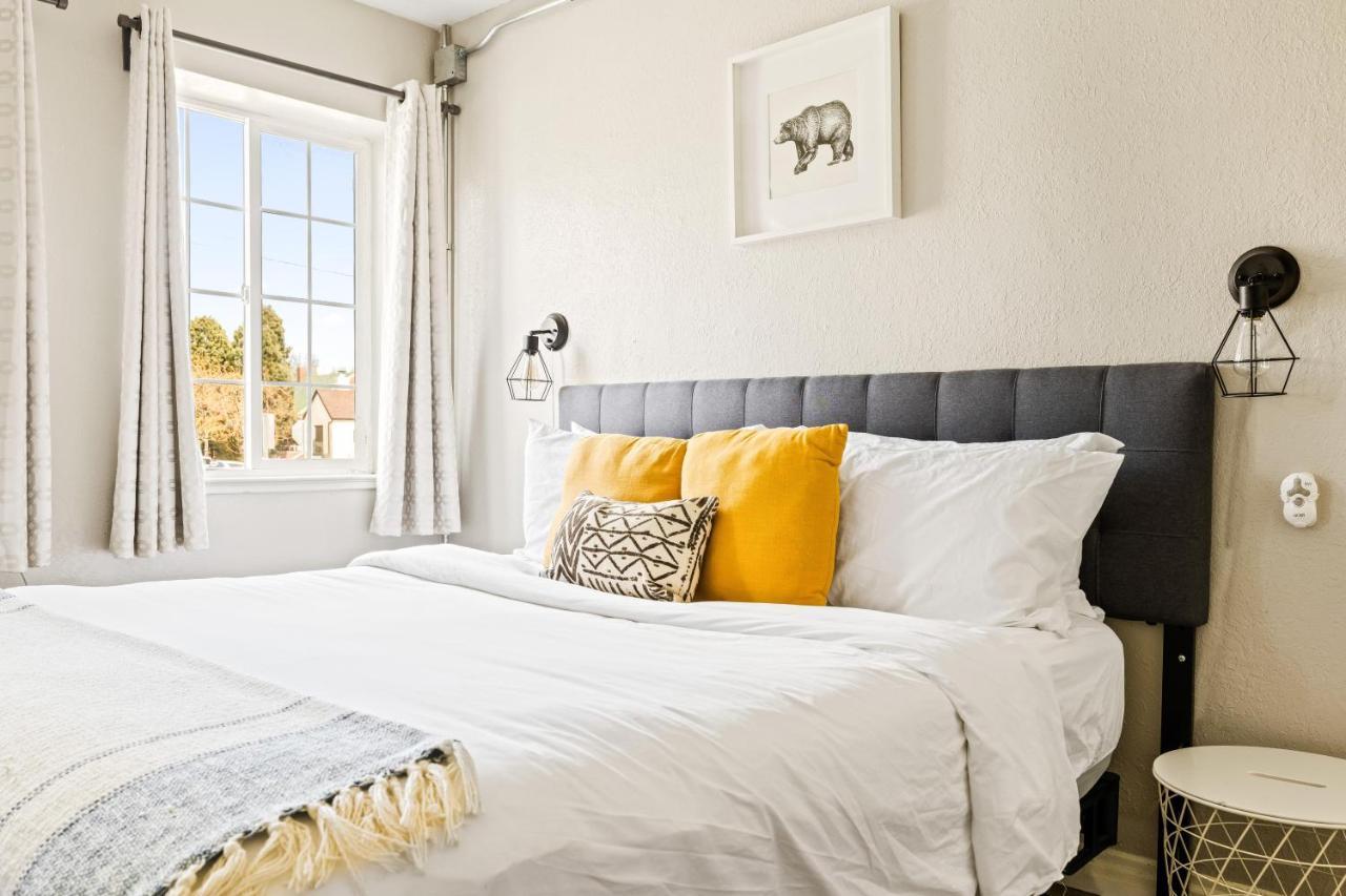 Stylish City Retreat - King Beds - Walk To Sloans Lake DEN Extérieur photo