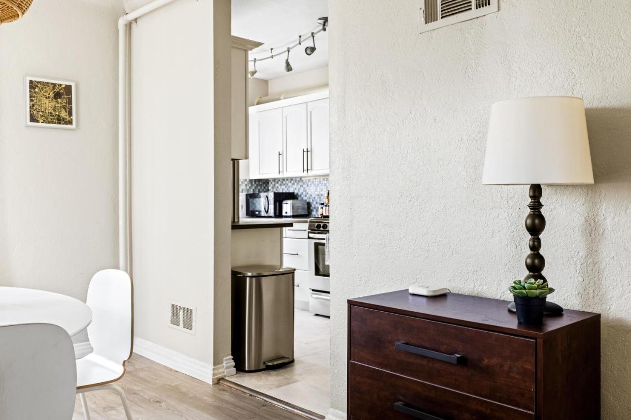 Stylish City Retreat - King Beds - Walk To Sloans Lake DEN Extérieur photo