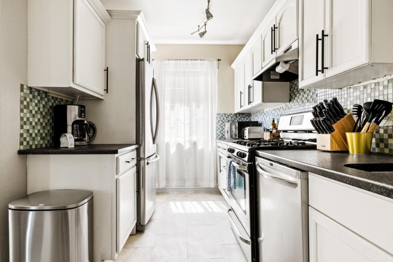 Stylish City Retreat - King Beds - Walk To Sloans Lake DEN Extérieur photo