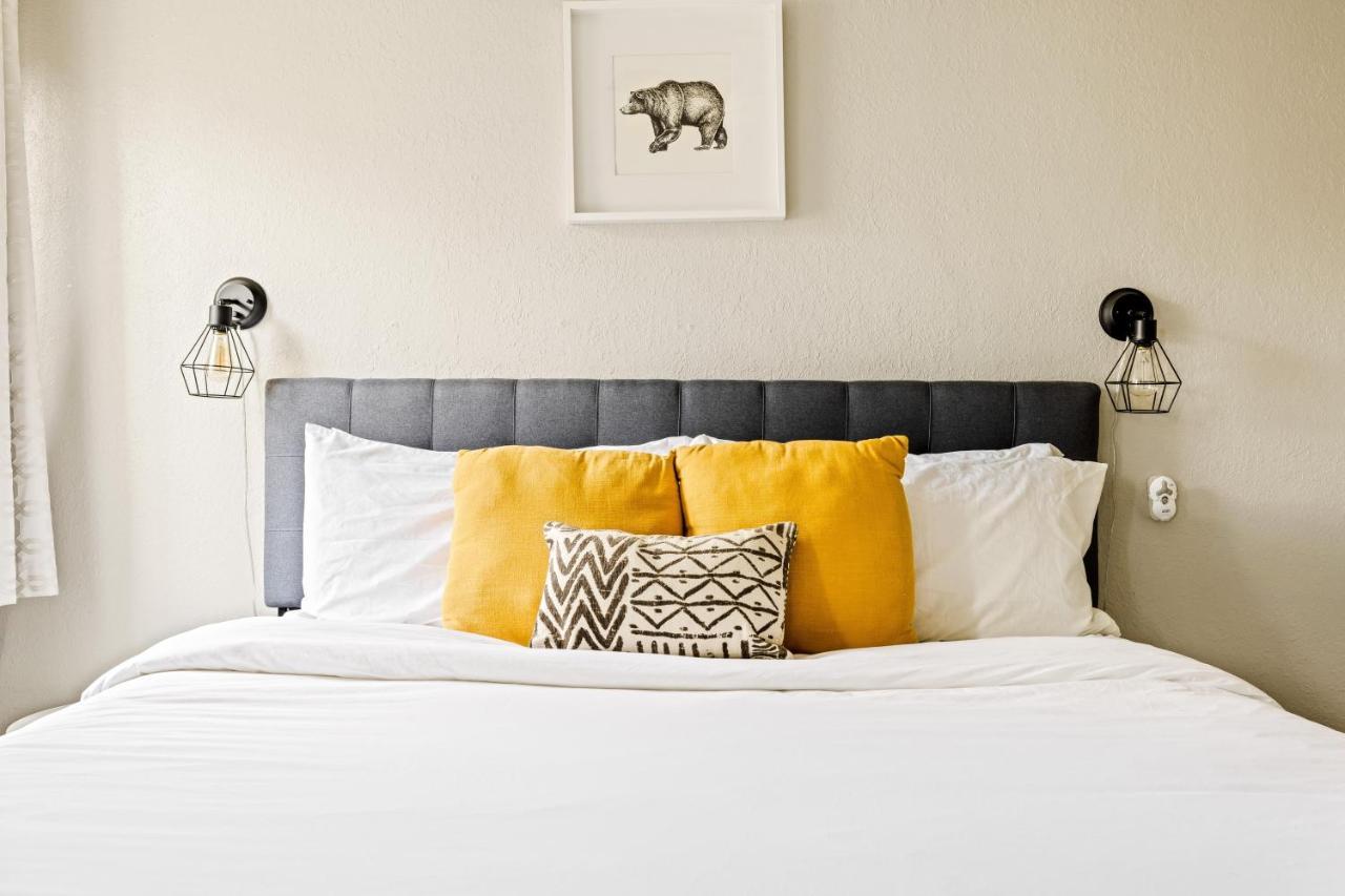 Stylish City Retreat - King Beds - Walk To Sloans Lake DEN Extérieur photo